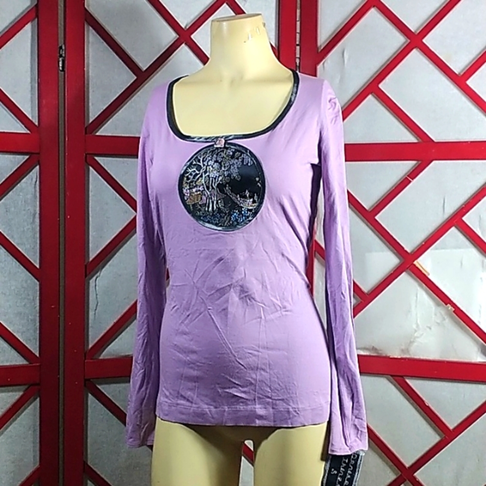 Medallion Neckline Knit Top